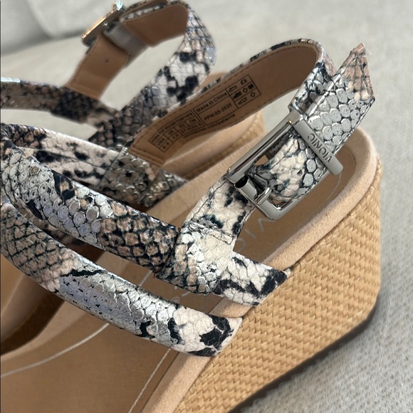 Vionic Sandals - Picture 5 of 9